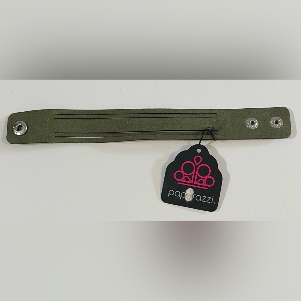 NWT Paparazzi Green and Silver faux Leather Bracelet - Picture 3 of 4